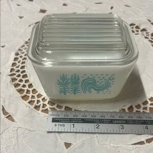 Pyrex Amish Butterprint glass Container with turquoise Rooster Design
